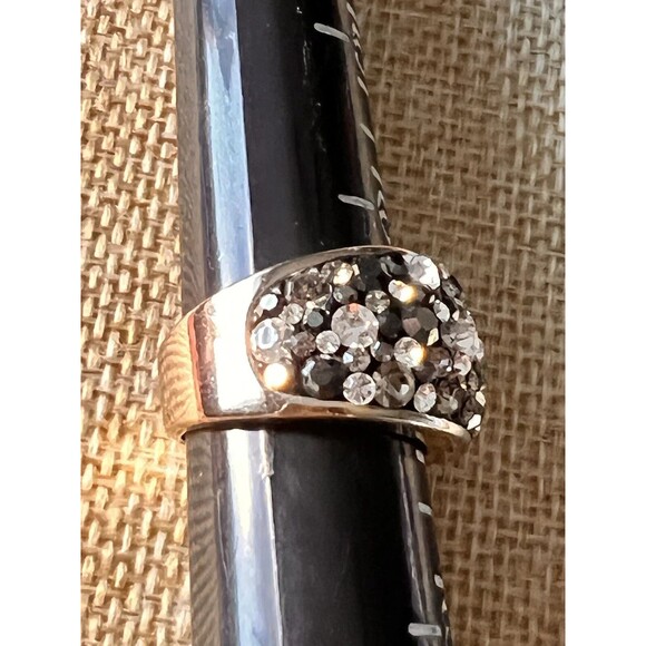 JMC Brass Rose Gold Rhinestone Bubble Ring White/Black Size 6.3/4” EUC BEAUTIFUL - Picture 4 of 10
